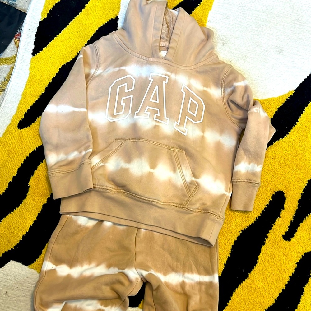 3T GAP Unisex Sweatsuit.